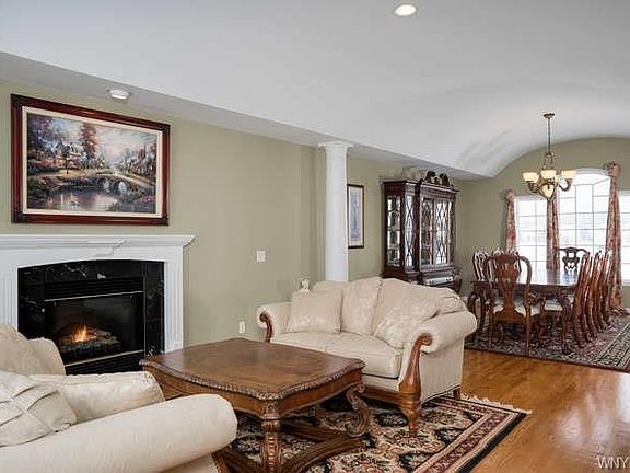 4th image of 8678 Millcreek Dr