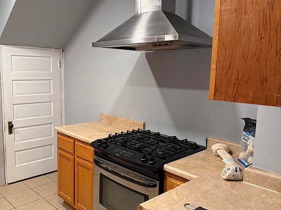 5th image of 209 W Rose Avenue