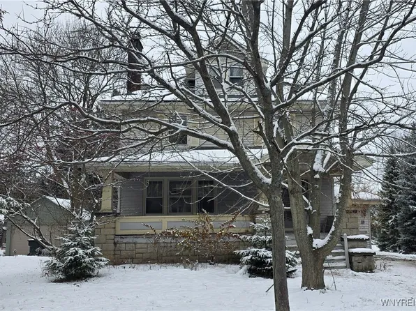 83 Highland Dr, Williamsville, NY 14221