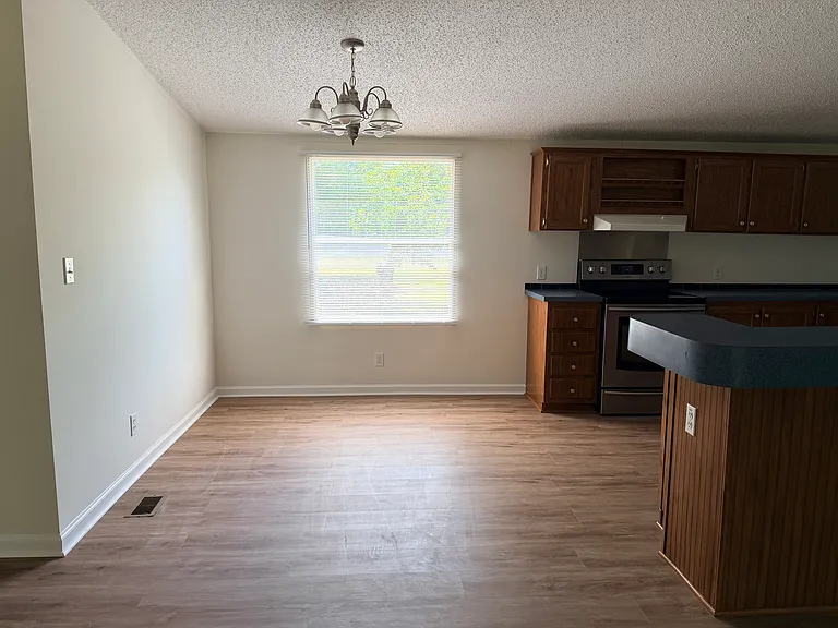 410 Thornburg Rd — Photo 13