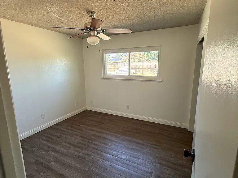 2312 S Divisadero St — Photo 7