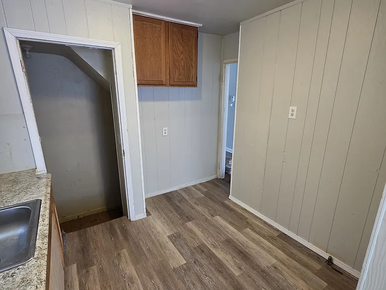 8461 Plainview Ave — Photo 10
