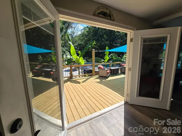 205 Dornoch Dr, Matthews, NC 28104