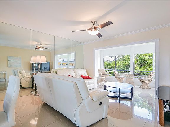 5th image of 4321 NW 16th Street #301-C