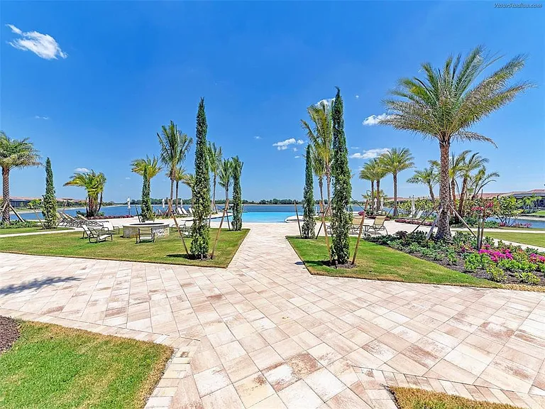 228 Maraviya Blvd — Photo 79