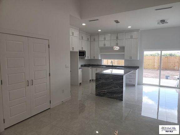 2nd image of 1144 Miami