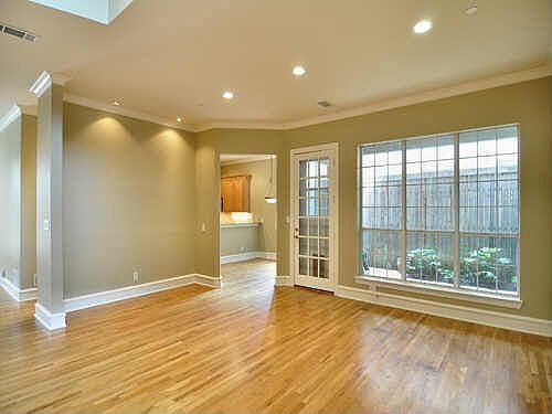 3rd image of 3814 Herschel Ave