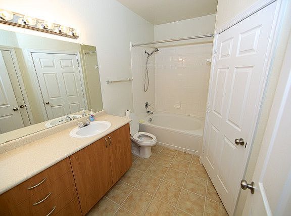 4th image of 19620 Galway Bay Cir APT 103