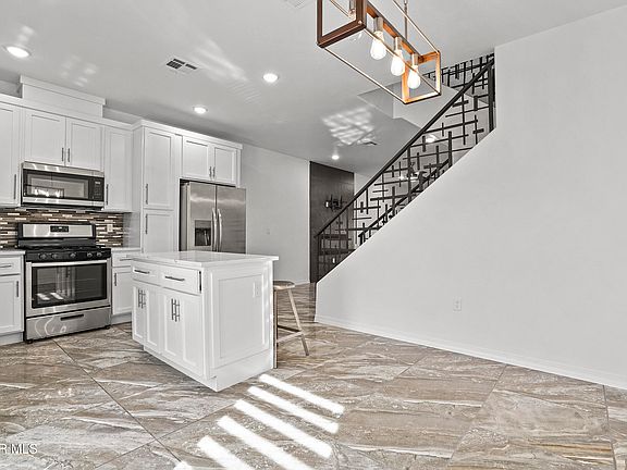 5th image of 6315 Escondido Dr #J