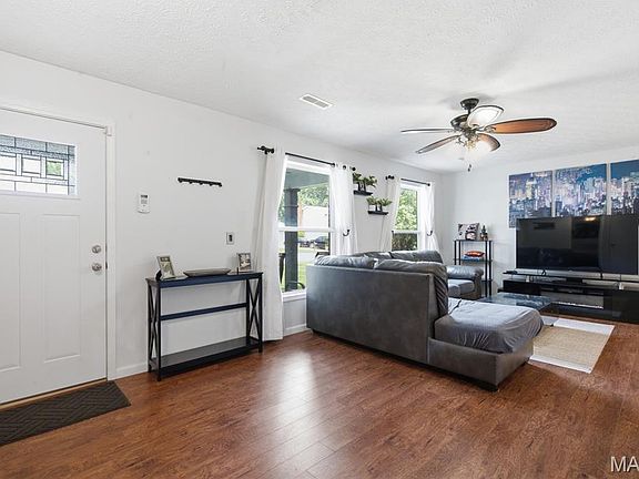 5th image of 3200 West Blvd