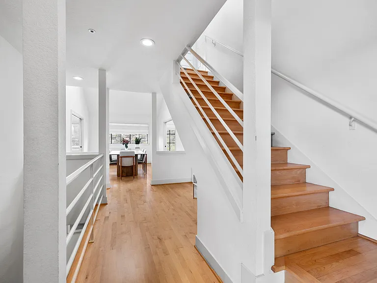 985 W California Ave — Photo 16