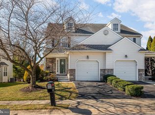 29 Steeplechase Cir, Aston, PA 19014