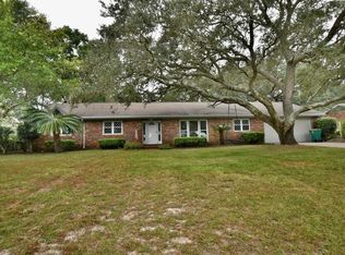 22 Country Club Rd, Shalimar, FL 32579