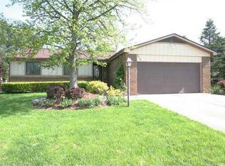 616 Deer Run, Columbus, OH 43230
