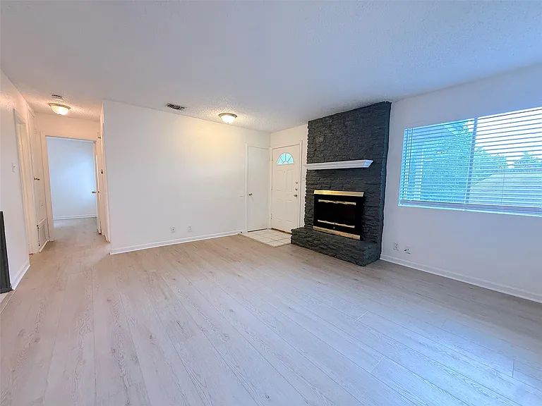 9900 Hundred Oaks Cir #A — Photo 6
