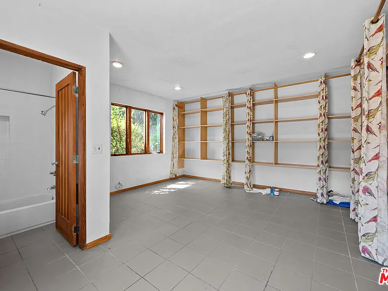 2569 Patricia Ave — Photo 42