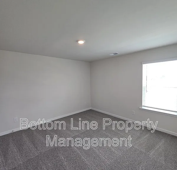 549 Blackpool Ct — Photo 37