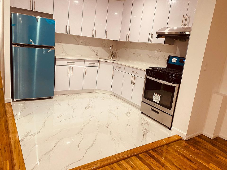 1st image of 3 160th St Floor 3