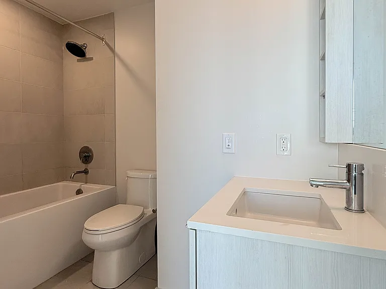 7890 Jane St #2808 — Photo 13
