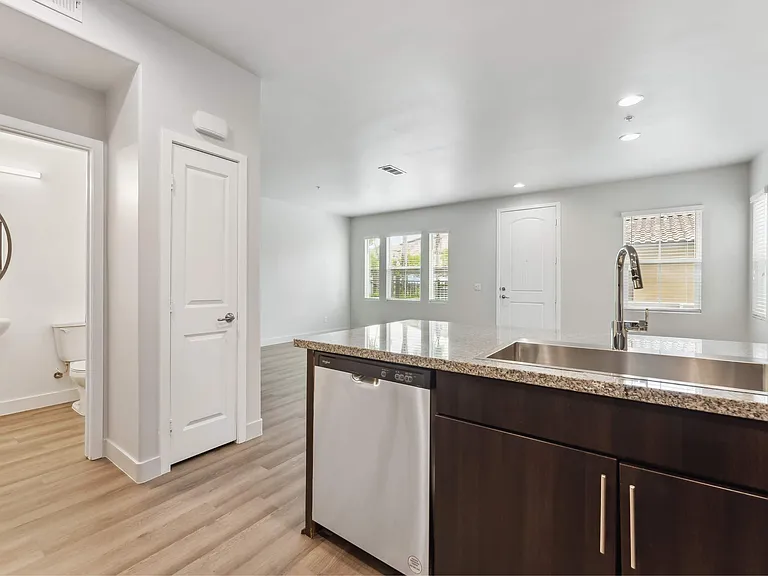 Casa Lago Eastlake — Photo 31