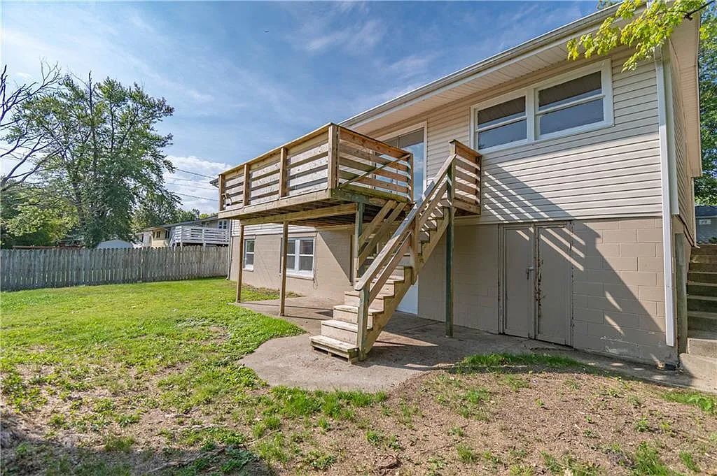 Building Photo - 40 Glenview Dr