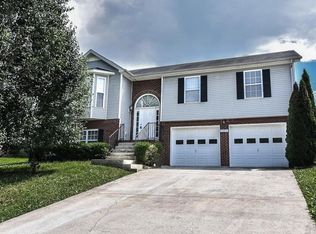 943 Hedge Apple Dr, Clarksville, TN 37040