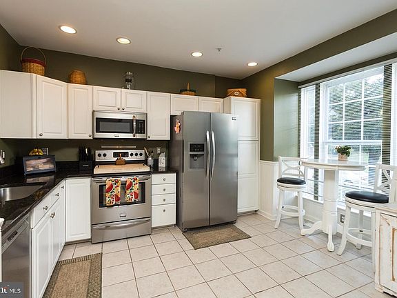 4th image of 2157 Sewanee Dr
