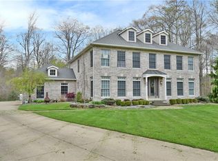 1395 Stone Castle Trl, Salem, OH