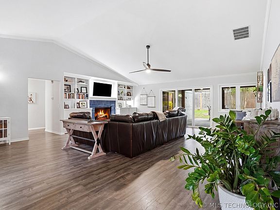 4th image of 4321 E 74th Pl