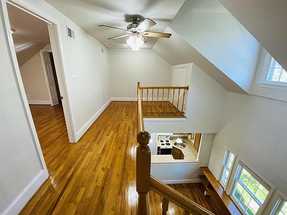 4th image of 918 Jefferson St APT 3