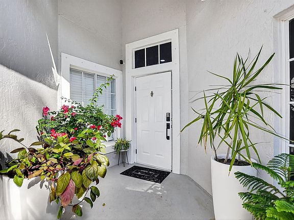 4th image of 4275 SW 10th Court