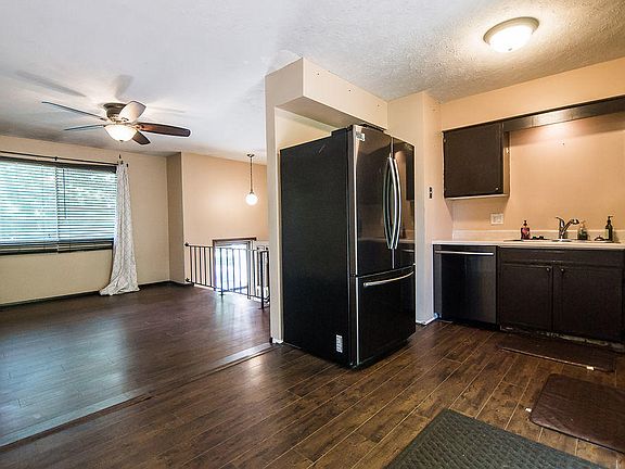 5th image of 105 Glenbrook Dr