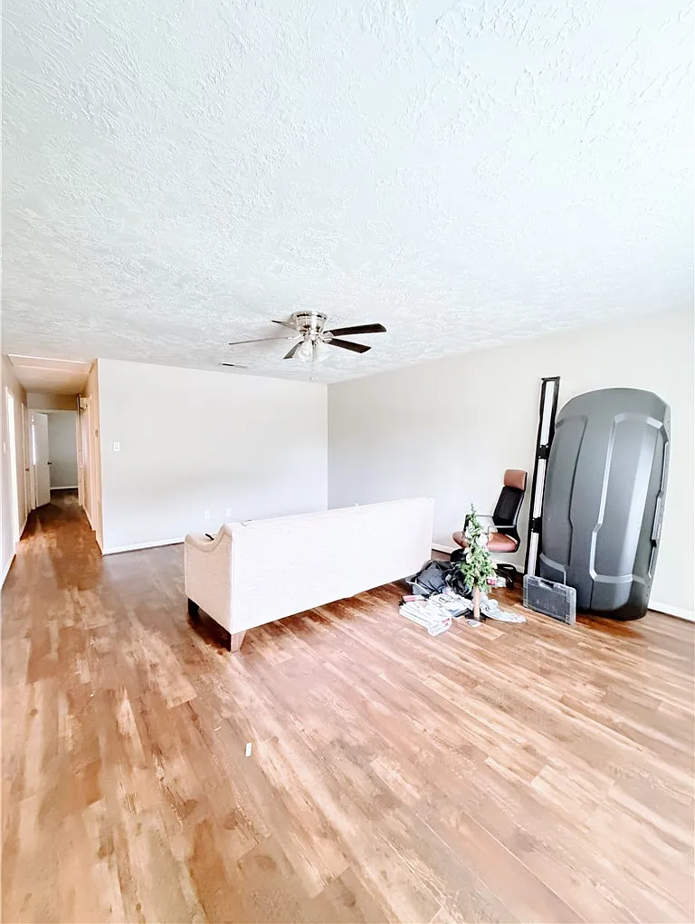 2 bed, 992 sqft, $1,200 — Photo 4