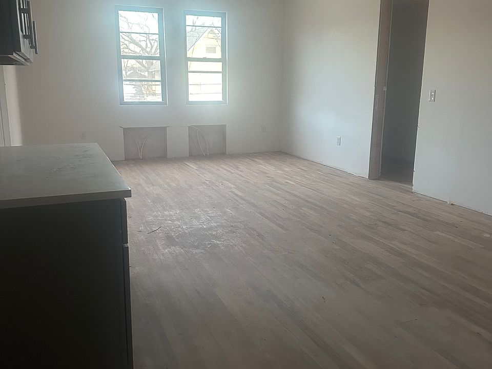 1st image of 12 Trantor Pl #1