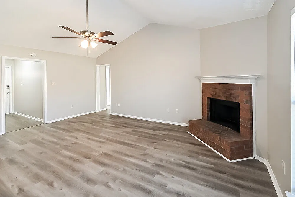 3 bed, 2.0 bath, 1277 sqft, $2,520 — Photo 3