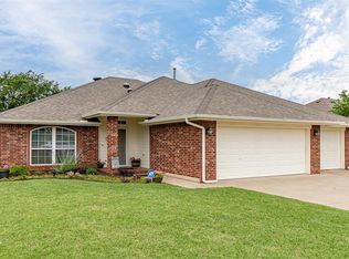 10205 Queensbury Dr, Yukon, OK 73099