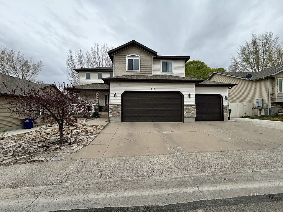 1st image of 217 Brookwood Dr