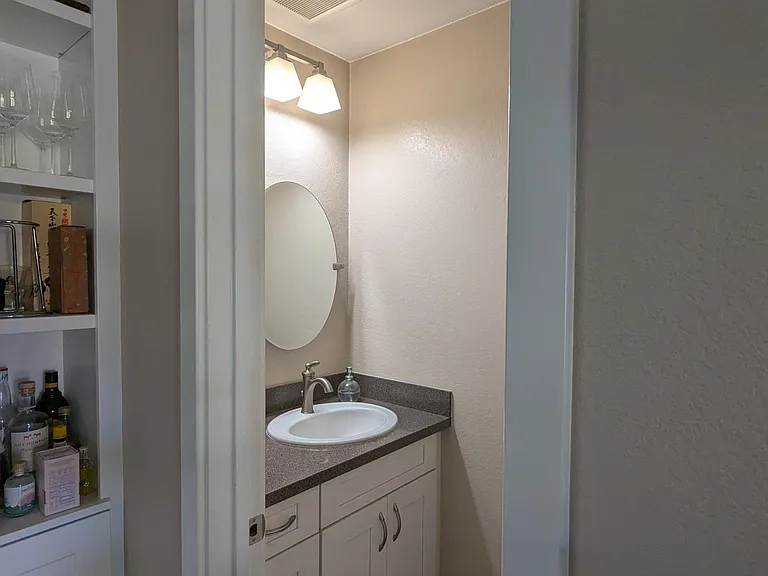 515 E Arrellaga St #4 — Photo 7