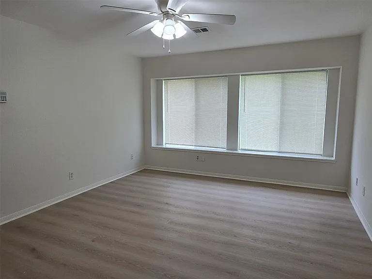 3434 Streamside Ln — Photo 24