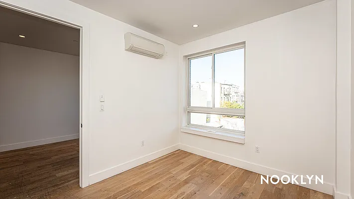 Rented by Nooklyn NYC LLC | media 18