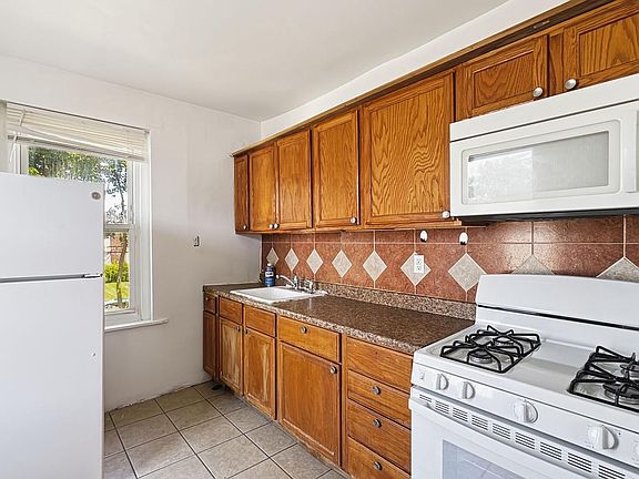 2nd image of 1127 Cottman Ave
