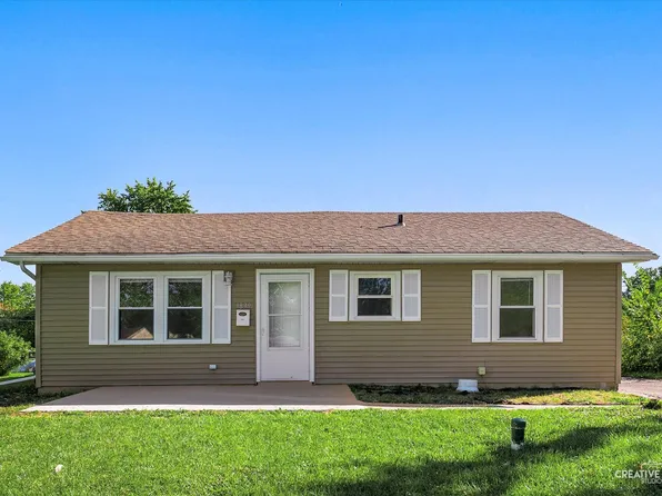 1839 Burry Circle Dr, Crest Hill, IL 60403