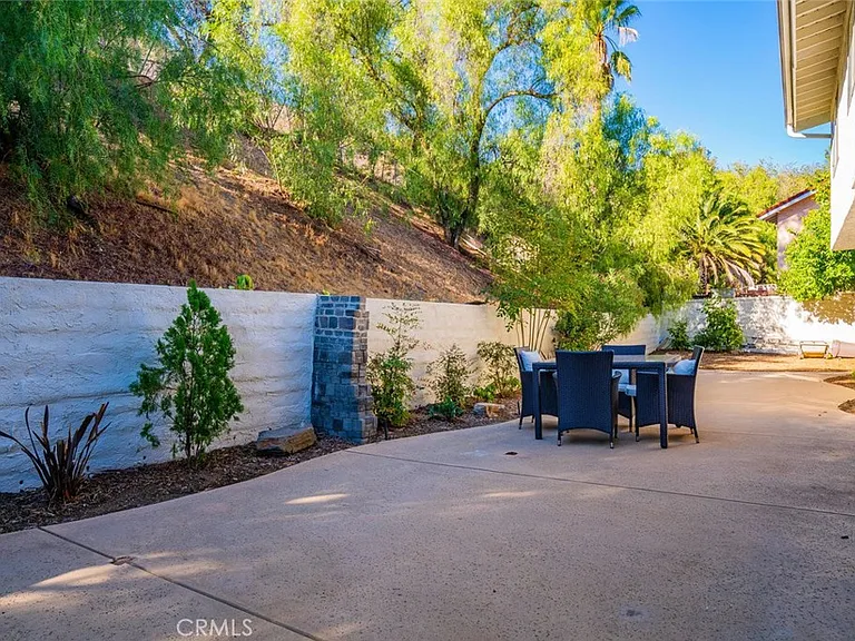 27061 Esward Dr — Photo 17