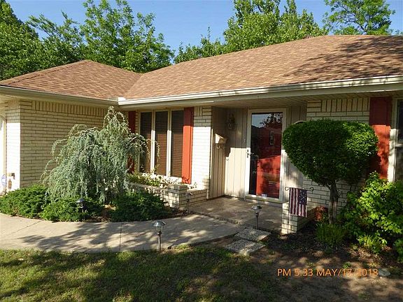 3rd image of 307 NW Parkwood Pl