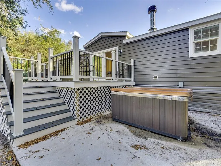 8123 Shelley Trl — Photo 18