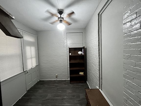 2nd image of 325 N Barron St