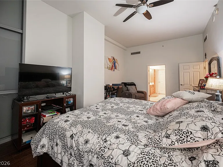 200 W Sahara Ave #501 — Photo 28