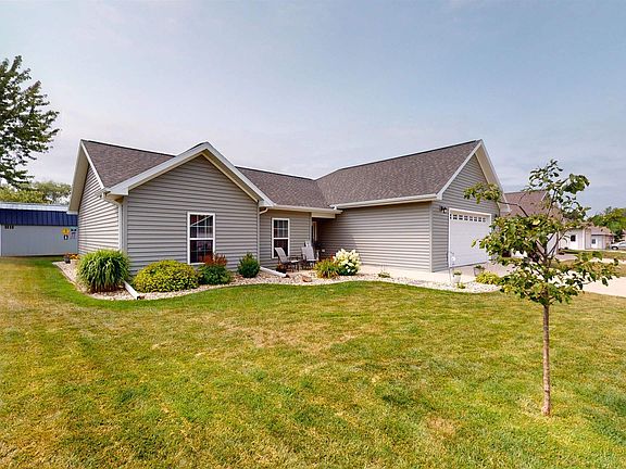 2nd image of 419 Valley View Dr