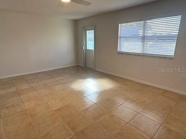 201 Kings Blvd #19 — Photo 5