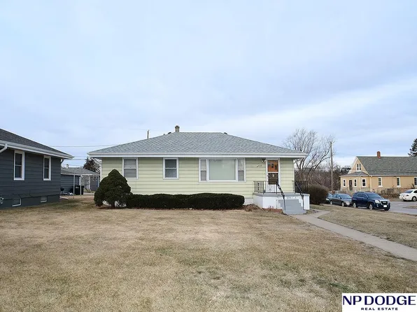 4502 S 33rd St, Omaha, NE 68107